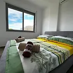 Sunset Seaview 305
