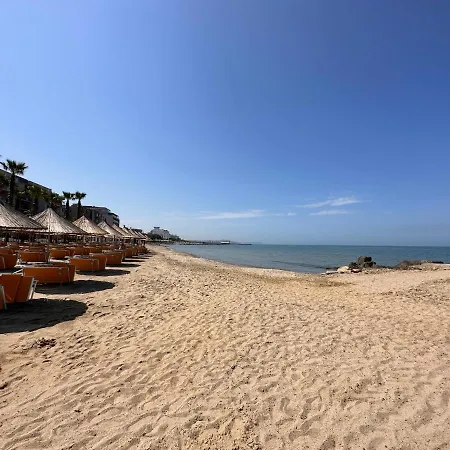 Sunset Seaview 305 Голем