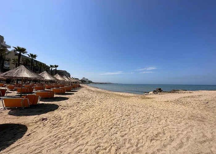 Sunset Seaview 305 Голем